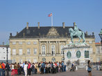 дворец Амалиенборг — королевская резиденция