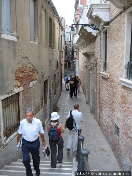 Обычных пешеходных улиц в Венеции масса Венеция, Италия
