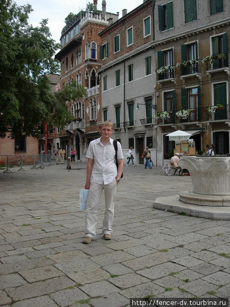 И широких площадей с летними кафе тоже немало Венеция, Италия