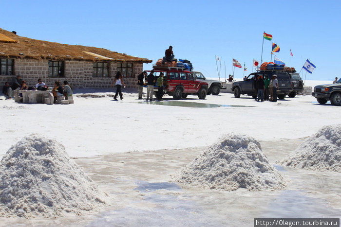 Отель построенный из соли Уюни, Боливия