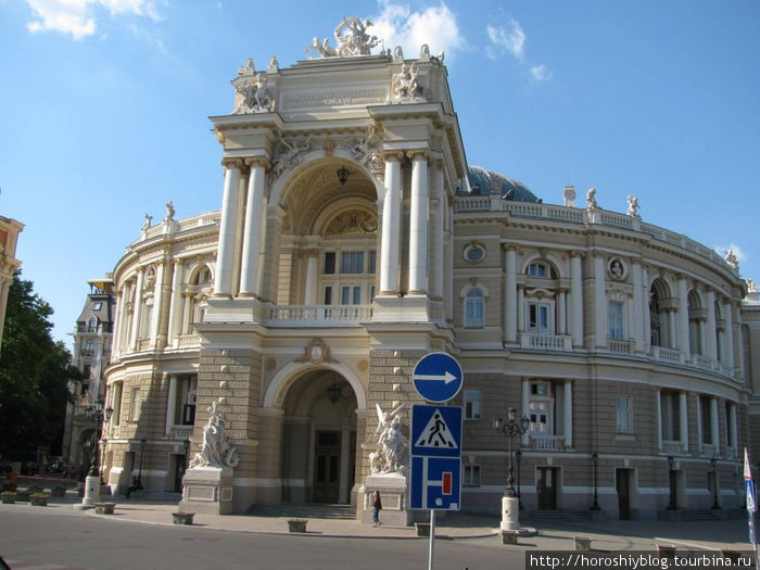 Истинная жемчужина, чудесное сокровище Одессы — её Оперный театр Одесса, Украина
