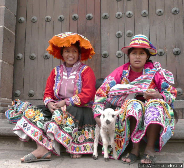 В  Куско,как и по всей Перу,для многих это заработок фотографироваться за одну солю 33 цента с туристами. Перу