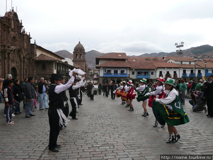 В Куско маскарад,торжества и танцы каждый день. Перу