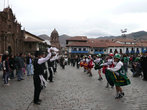 В Куско маскарад,торжества и танцы каждый день.