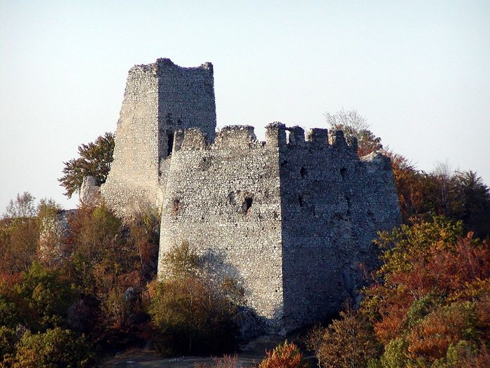 Руины Тематинского замка / Tematínsky hrad