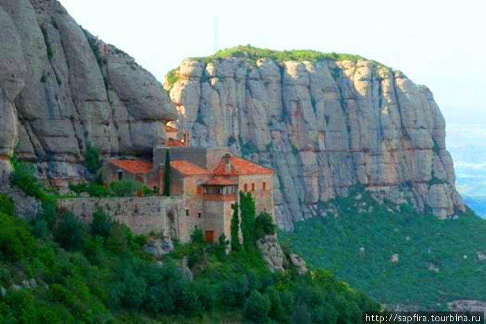 Тихий и спокойный городок! Монастырь Монтсеррат, Испания