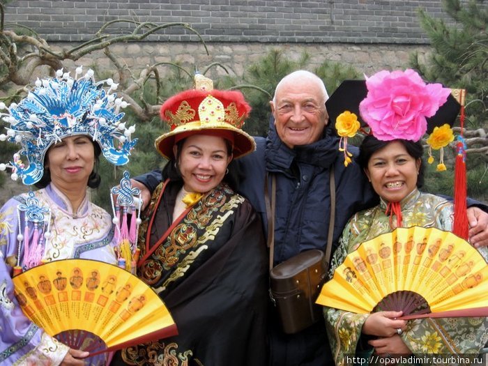 Так встречают туристов у Великой стены Пекин, Китай