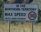 Хотя максимальная скорость в штате — 110 км/ч, на федеральном хайвее сделано исключение… Northern Territory — это единственное место в мире, где мы видели такой большой лимит!