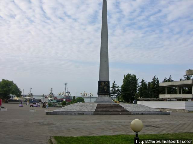 Трехгранный обелиск «Борцам за власть Советов» Туапсе, Россия