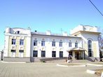 В 2008 году открылся производственно-бытовой корпус дирекции по обслуживанию пассажиров Ярославского отделения СЖД. По внешнему виду он отдалённо напоминает старый вокзал