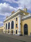 Здание вокзала Ярославль-Главный построено в 1952 году по проекту архитектора В.Панченко