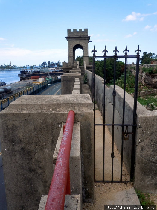 Порт на реке Осама Санто-Доминго, Доминиканская Республика