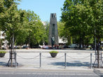Памятник литовскому писателю и поэту Винцасу Кудирке на Проспекте Гедиминаса.