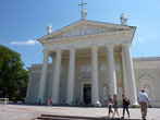 Вильнюсский Кафедральный собор-базилика — важнейший католический храм Литвы. В советское время там была картинная галерея.