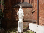 Святая Анна во дворике между двумя костелами.