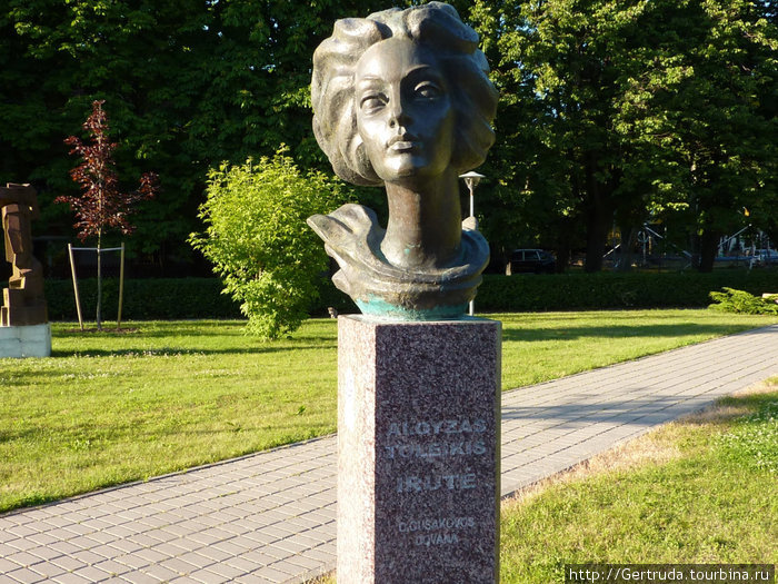 Скульптуры в Паланге или  как украшают курорт. Паланга, Литва