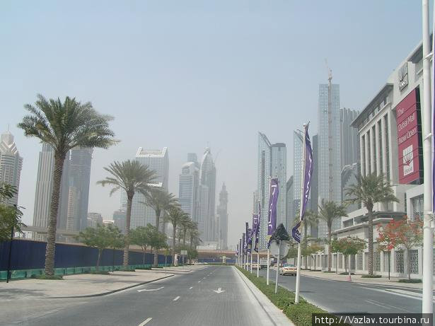 Ряды небоскрёбов Дубай, ОАЭ