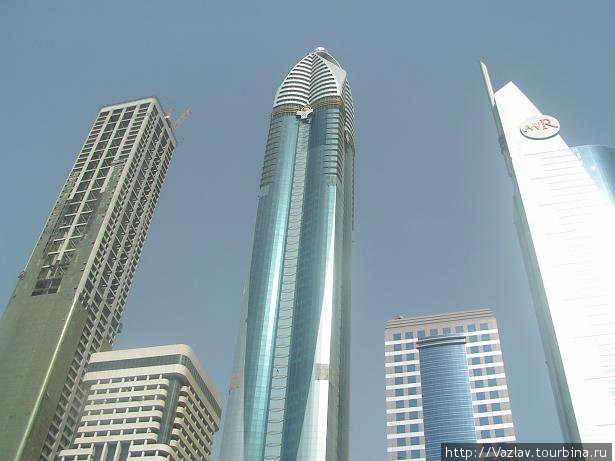 Большие и маленькие Дубай, ОАЭ