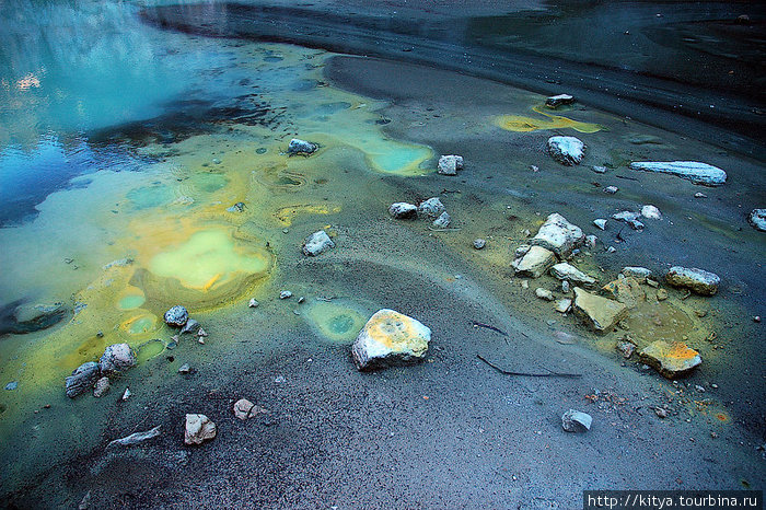 Геотермальная зона Wai-O-Tapu Роторуа, Новая Зеландия