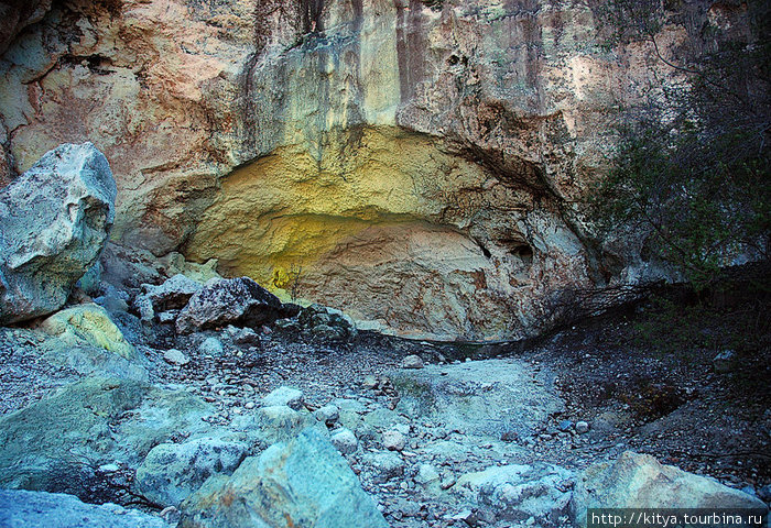 Геотермальная зона Wai-O-Tapu Роторуа, Новая Зеландия