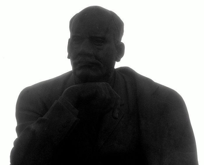 Народный поэт Белорусской ССР (1926). Лауреат двух Сталинских премий (1946, 1949). Член ВКП(б) с 1945 года. Минск, Беларусь