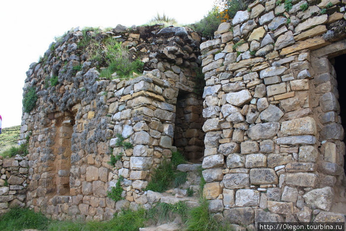 Особенностью строительства Инков была подгонка каменных блоков, дома строились без использования строительных растворов