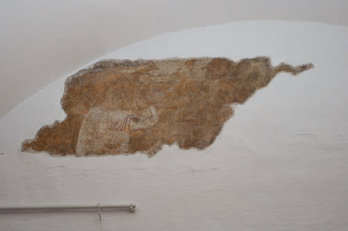 На потолке кое-где сохранились остатки фресок Суздаль, Россия
