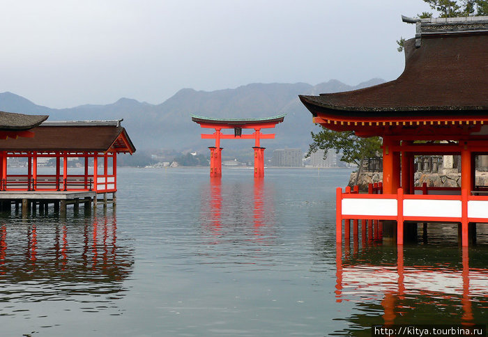 Миядзима: храм на воде Миядзима, Япония