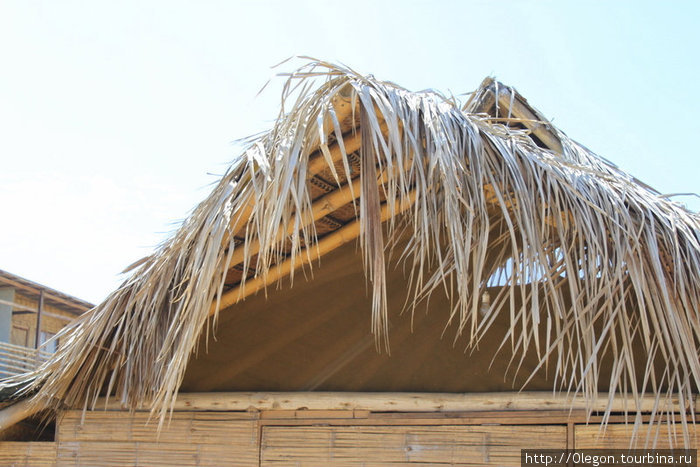 Соломенная крыша защитит от палящего солнца Перу