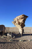 Арбол де Пиедра, что в переводе с испанского означает- Каменное дерево. Природное произведение, скальные образования, обтёсанные ветрами