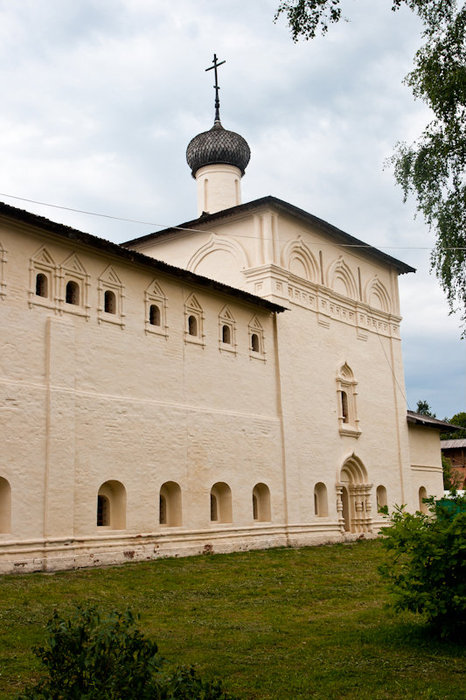 Больничная церковь Николая Чудотворца.
Дата постройки: 1669. Суздаль, Россия