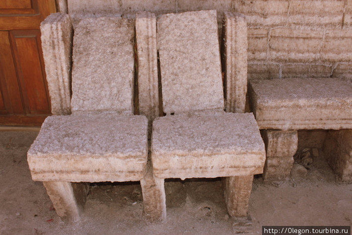 Стулья, сделанные из соли Колчани, Боливия