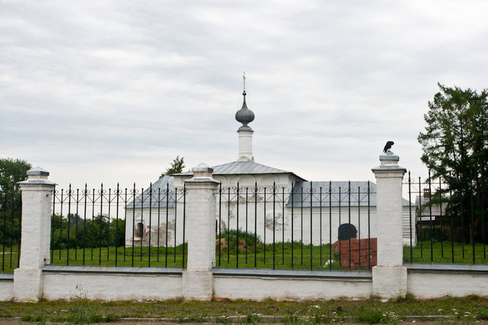 Церковь перед монастырем Суздаль, Россия