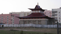 Недалеко от города Шахмат строится еще один буддийский храм, но он еще не закончен