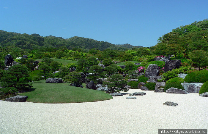 Сад в музее Адати Ясуги, Япония