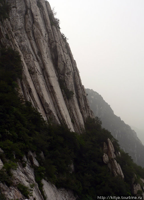 В горах Суншань Шаолинь, Китай