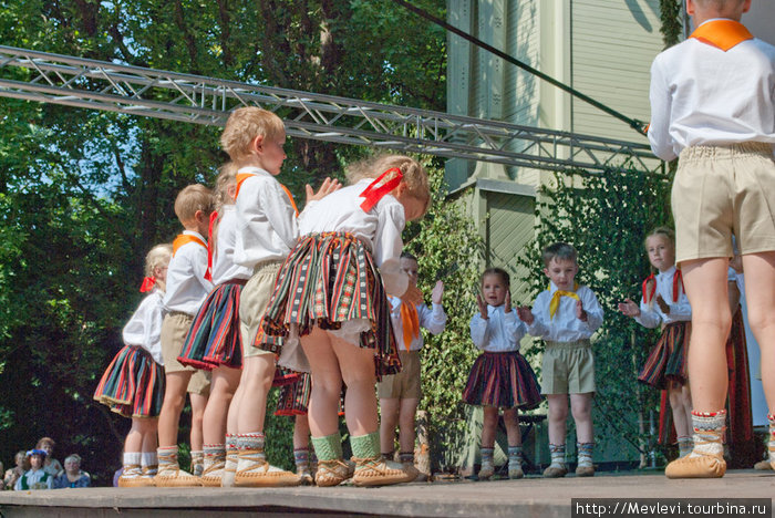 X Праздник песни и танца школьной молодежи Латвия