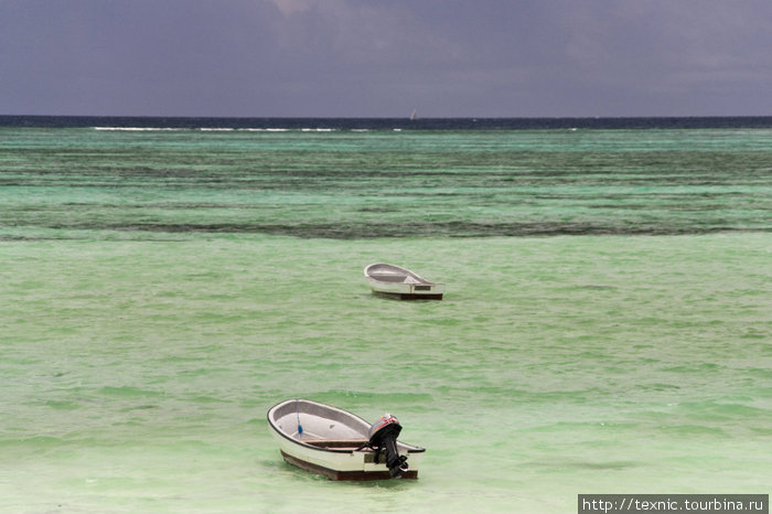 Такого цвета воду я не видел ещё нигде. Индийский океан он на самом деле такой... Остров Занзибар, Танзания