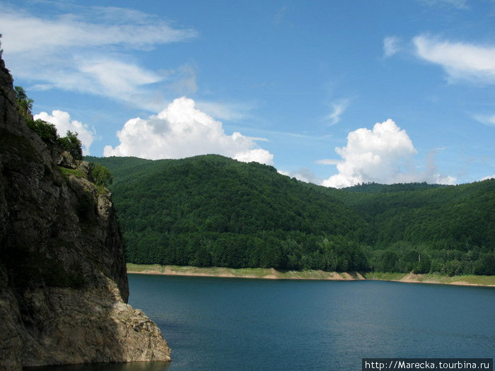 Красоты озера Видрару. Центральный регион, Румыния