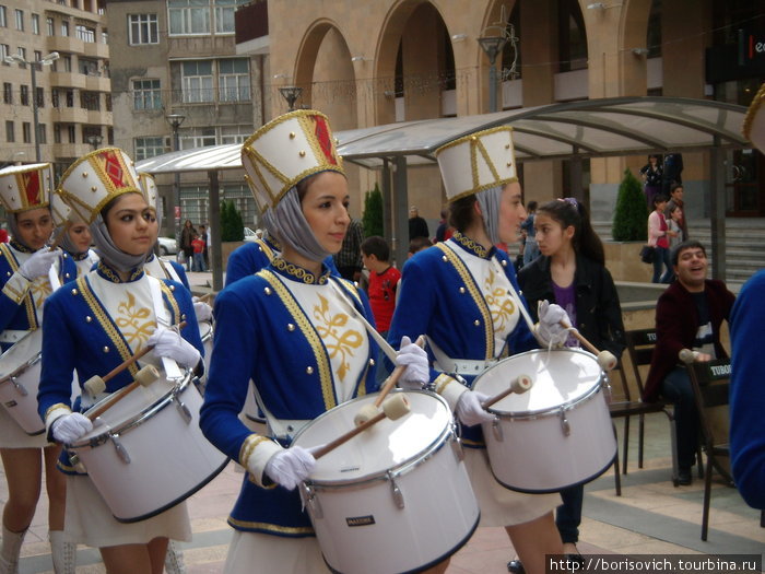 парад барабанщиц Ереван, Армения