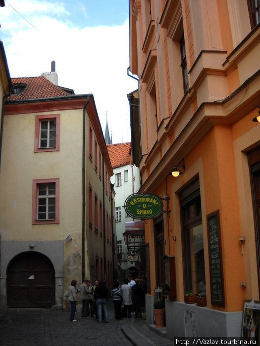 Узкая улочка Прага, Чехия