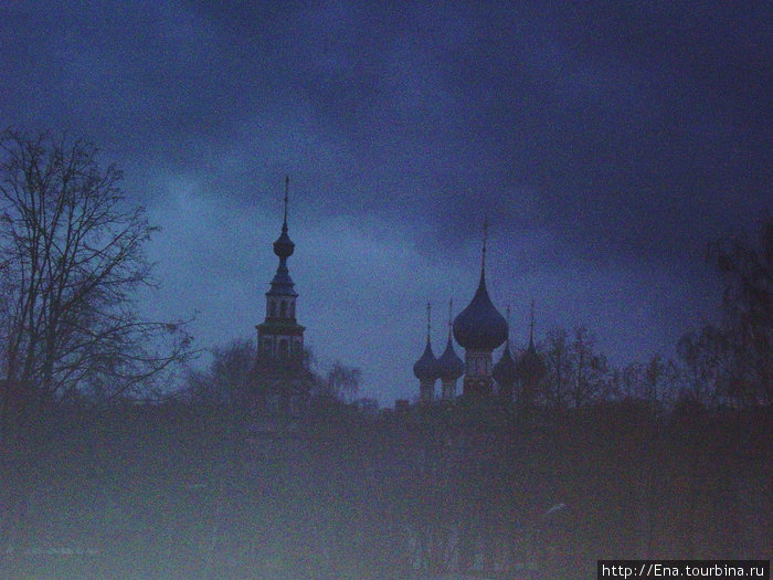 Корсунская церковь осенним утром Углич, Россия