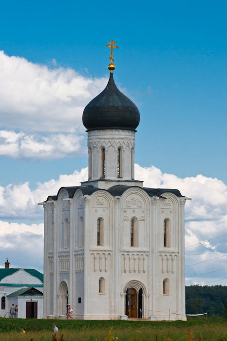 Церковь Покрова на Нерли включена в Список Всемирного наследия ЮНЕСКО. Дата постройки: 1158 год. Владимирская область, Россия