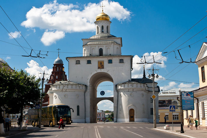 Золотые ворота. Построены в 1164 году при владимирском князе Андрее Боголюбском. Помимо оборонных целей ворота имели также и триумфальный характер. Владимир, Россия
