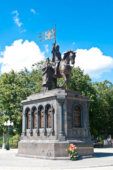 Памятник князю Владимиру и святителю Фёдору Владимир, Россия