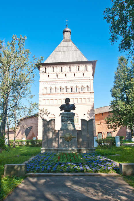 Памятник Дмитрию Пожарскому (1955) Суздаль, Россия