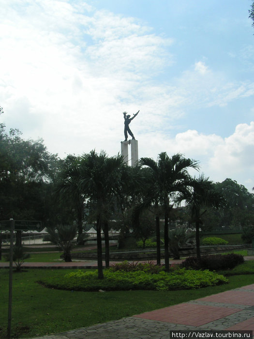В парке Джакарта, Индонезия