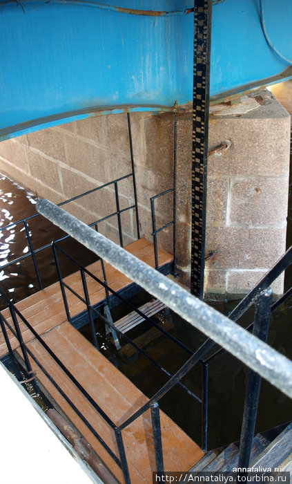 Рейка для измерения уровня мирового океана Кронштадт, Россия