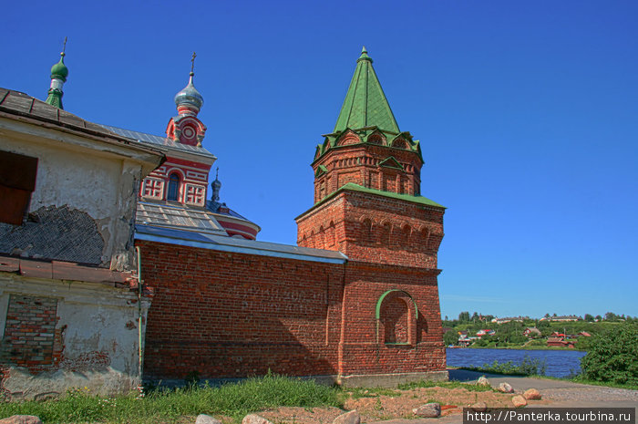 Никольский мужской монастырь на берегу Волхова Старая Ладога, Россия