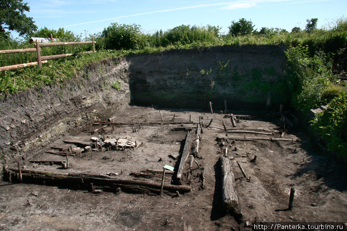 На территории Старой Ладоги ведутся археологические раскопки Старая Ладога, Россия